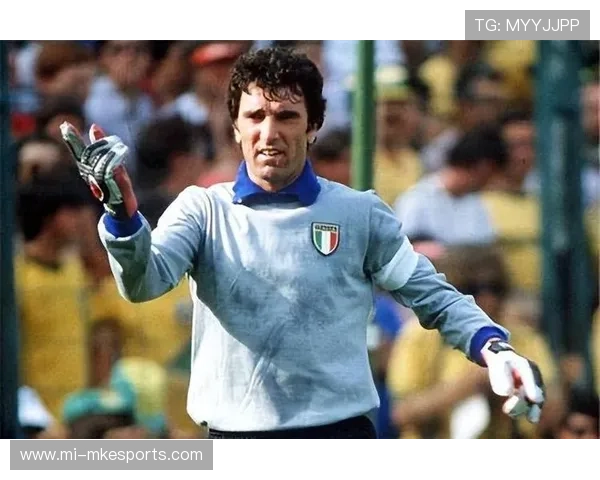 足球界各位置顶级球星解析 从门将到前锋的传奇人物与影响力分析